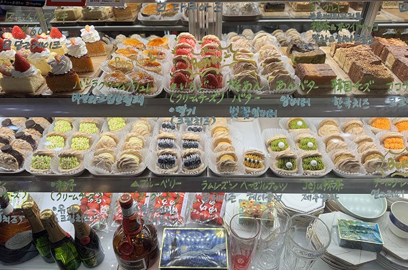 YUN CAFE DACQUOISE IN OSAKA