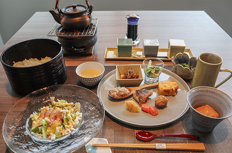 朝食