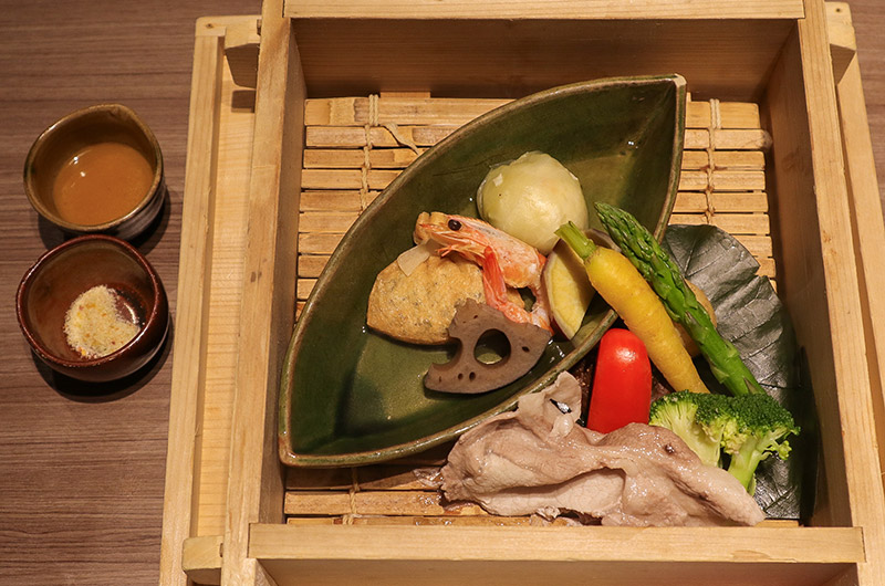 那須高原豚と野菜の蒸籠蒸し