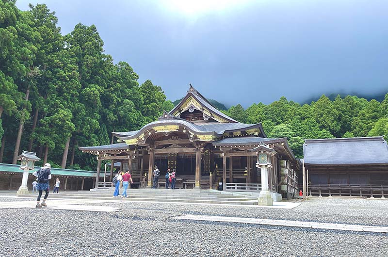 彌彦神社