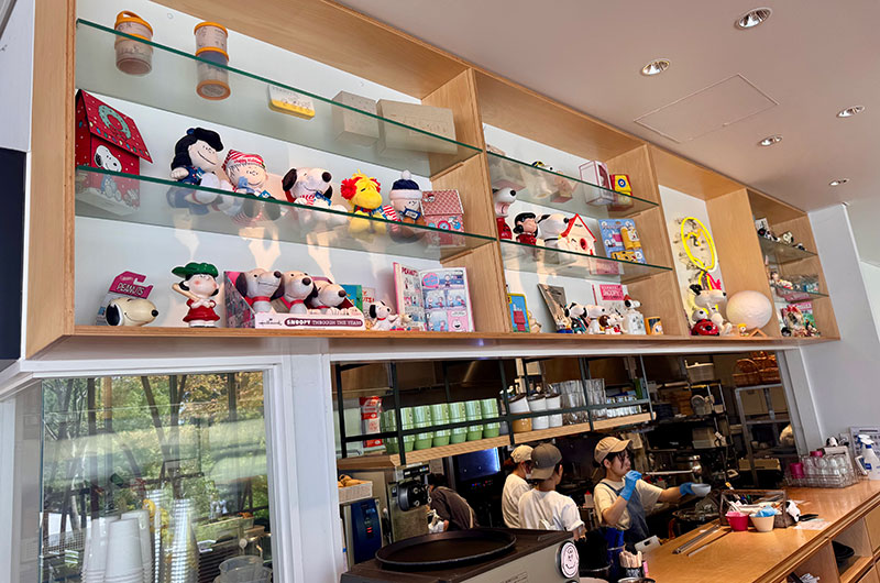 PEANUTS Cafe店内