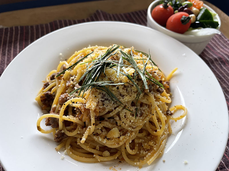 今月のパスタ、サラダセット