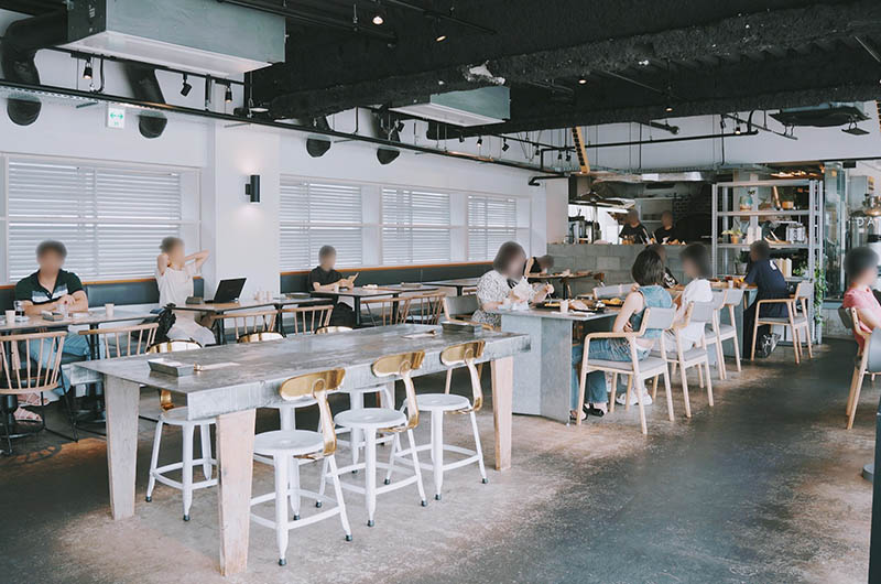 CLANN BY THE RIVER　店内