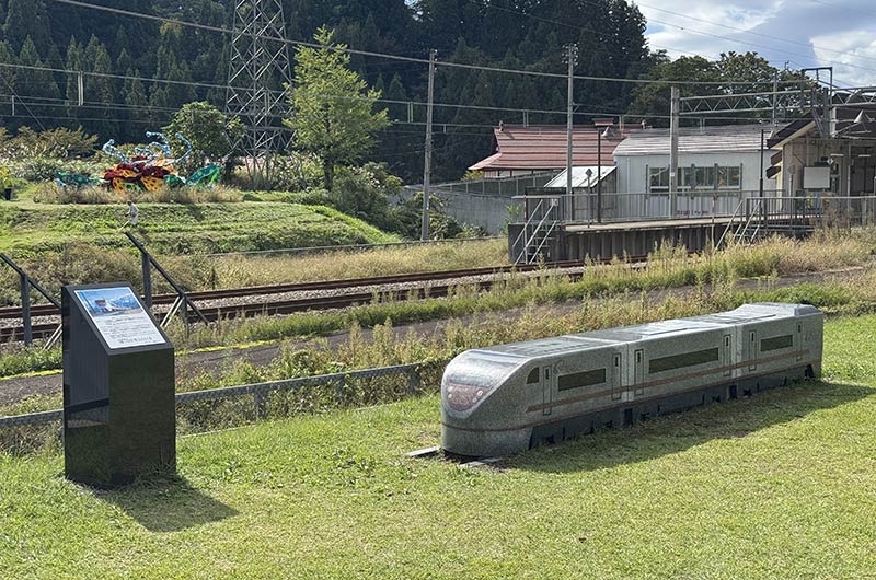 特急はくたか記念碑