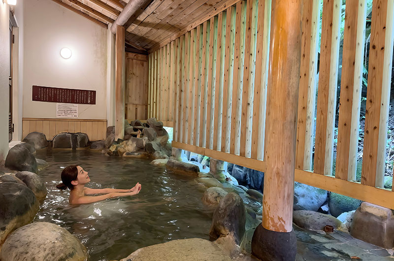 「ほんやらの湯」の露天風呂