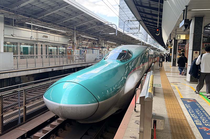 東北新幹線「はやぶさ」