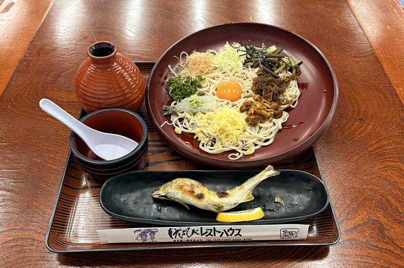 げいびそば　鮎の塩焼き