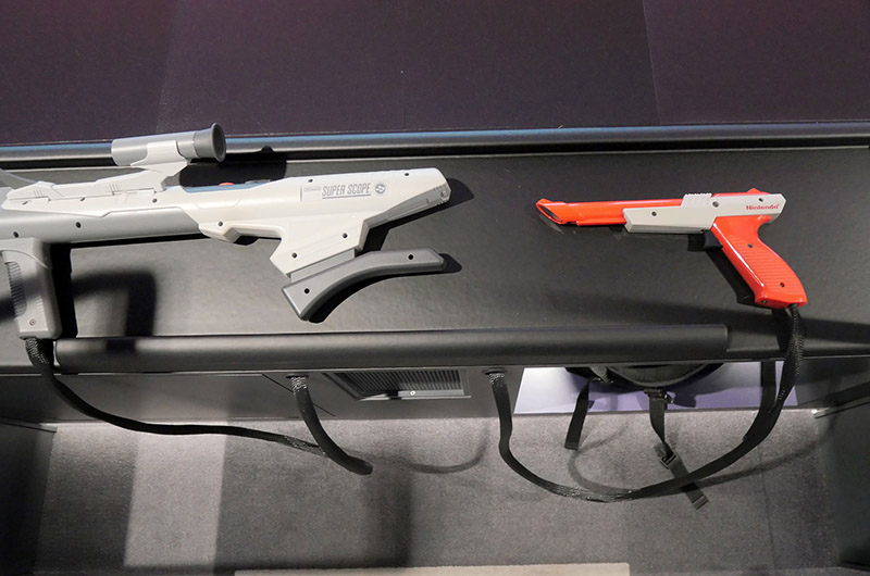 スーパースコープ（左）ザッパー（右）