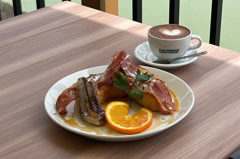 フレンチトーストとコーヒー