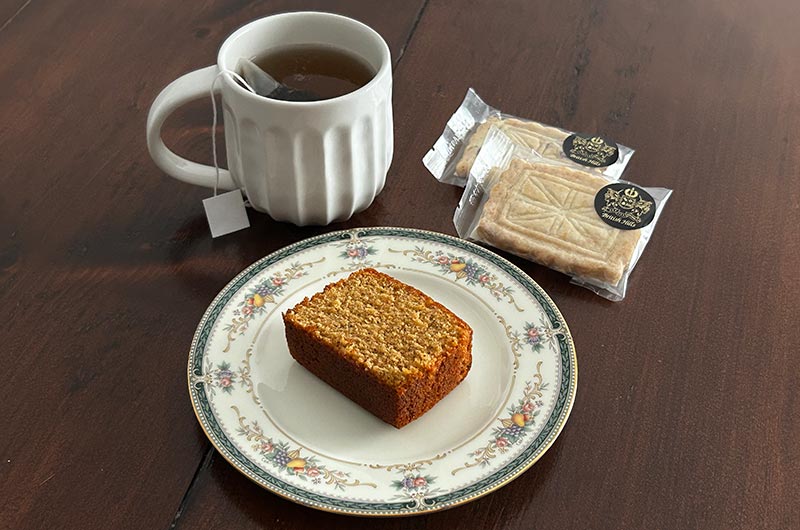 パウンドケーキ、ショートブレッド、紅茶