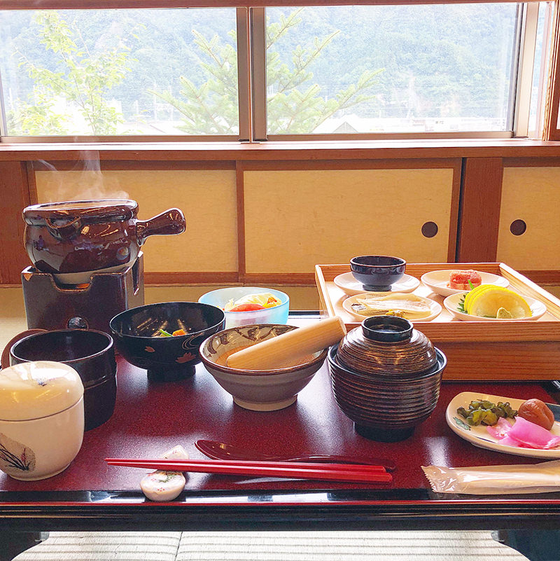 朝食