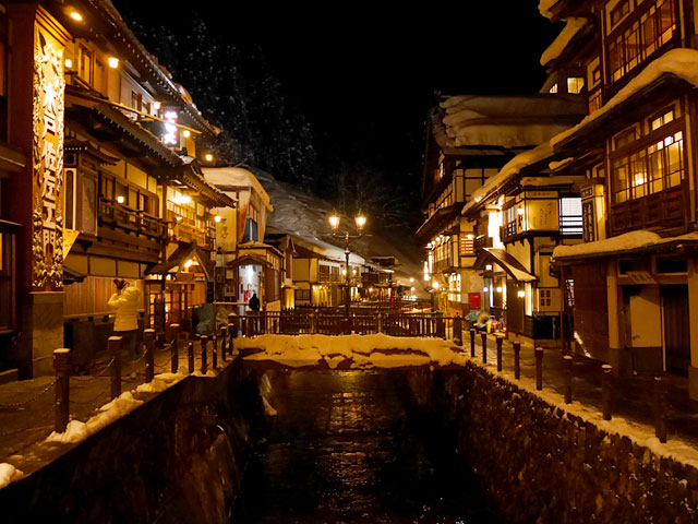 銀山温泉