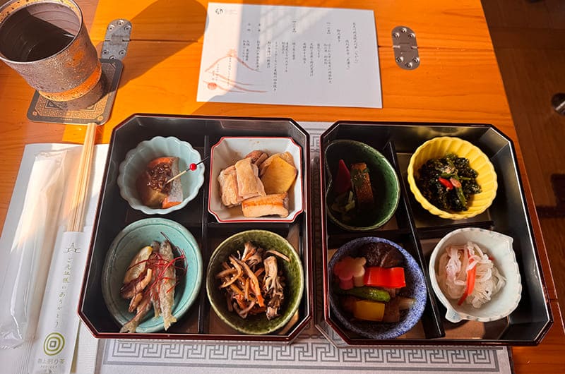 観光列車「ながら」の食事の例