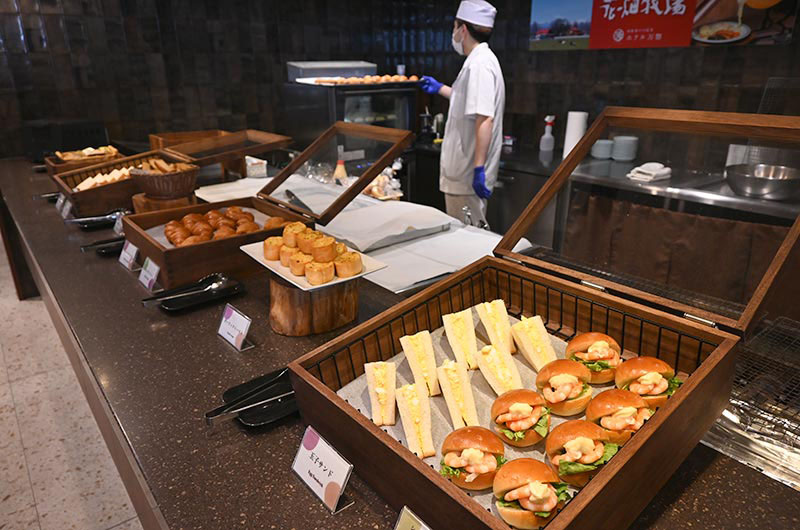 ライブキッチンで提供されるパンの数々