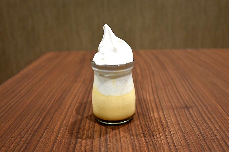 万惣プリンと万惣ソフトクリーム