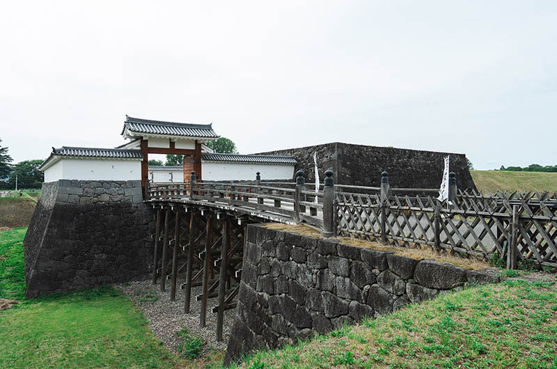 霞城公園　本丸一文字門