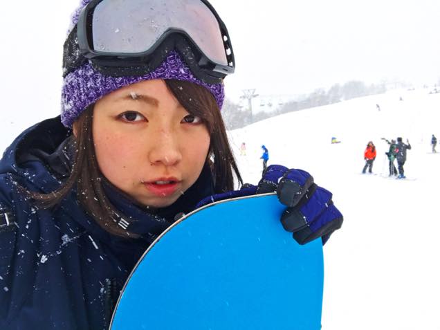 スノボ女子デビュー！SNS映えするかわいい自撮りテクも伝授