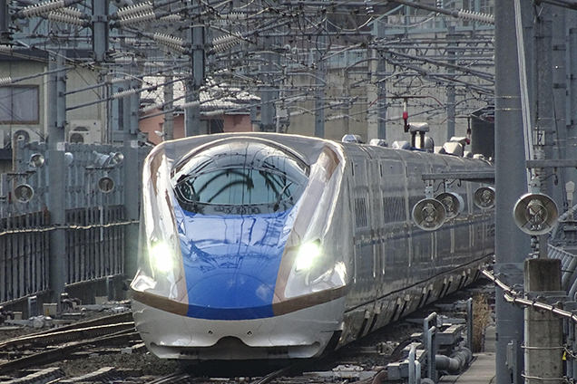 E7系「はくたか565号」金沢行、JR北陸新幹線・長野駅