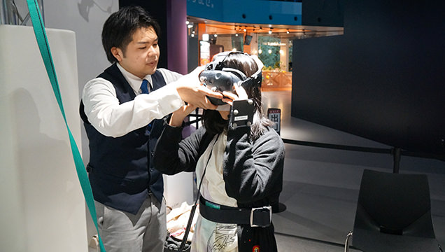 VR ZONE SHINJUKU　極限度胸試し 高所恐怖SHOWを体験するライター