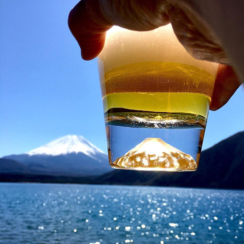 本栖湖からの富士山