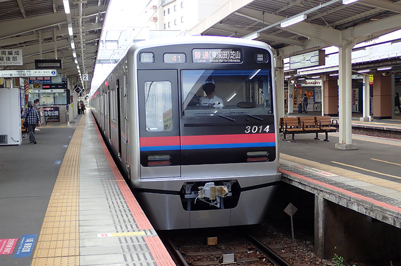 京成東成田線を走る列車