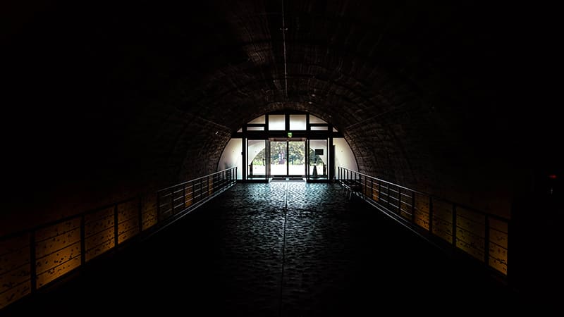 縄文時遊館内のトンネル