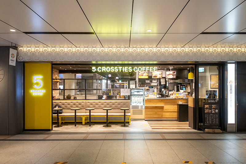 5 CROSSTIES COFFEE グランスタ東京の外観（写真提供：株式会社JR東日本クロスステーション フーズカンパニー）。